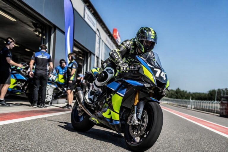 découvrez l'arrivée d'un nouveau talent au sein du junior team pour la prochaine épreuve du championnat de france superbike, une étape clé pour la relève du motocyclisme français.