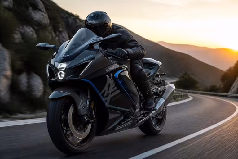 découvrez la suzuki hayabusa 2025, le légendaire faucon pèlerin, désormais conforme à la norme euro 5 pour des performances optimales et un respect accru de l'environnement.